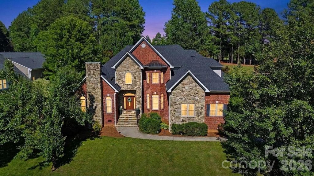 126 Whispering Cove Court, Mooresville, NC 28117