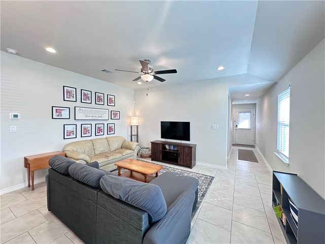 7649 Herd Rider, Corpus Christi, TX 78414