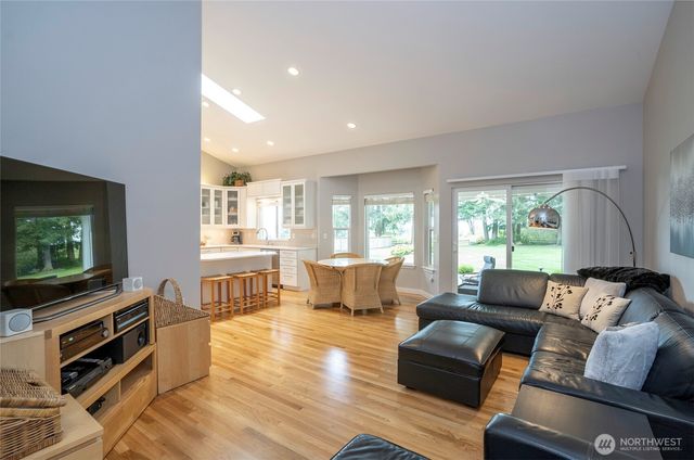 801 Jewil Drive, Fox Island, WA 98333