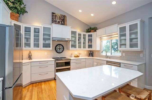 801 Jewil Drive, Fox Island, WA 98333