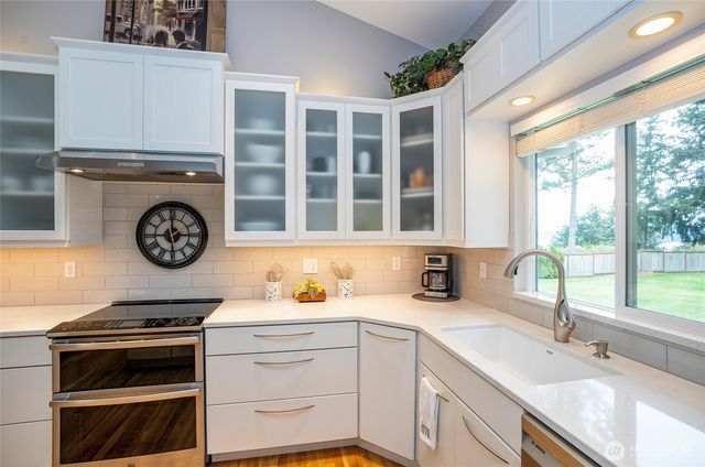 801 Jewil Drive, Fox Island, WA 98333