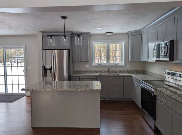 508 Old County Rd., Wales, MA 01081