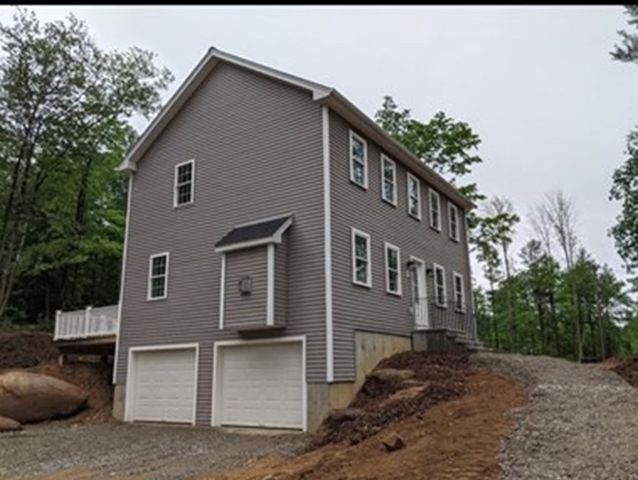 508 Old County Rd., Wales, MA 01081