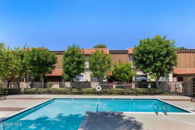 19545 Sherman Way 17, Reseda, CA 91335
