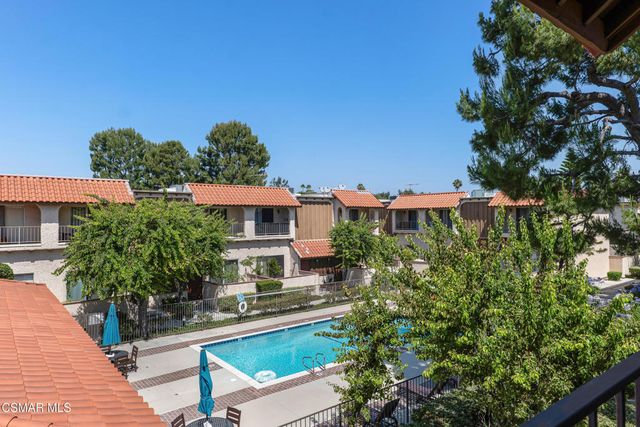 19545 Sherman Way 17, Reseda, CA 91335
