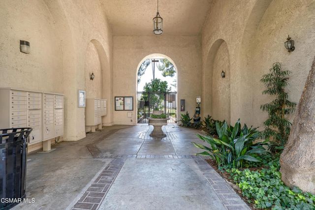 19545 Sherman Way 17, Reseda, CA 91335
