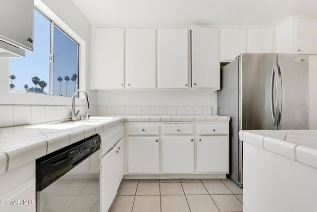 19545 Sherman Way 17, Reseda, CA 91335
