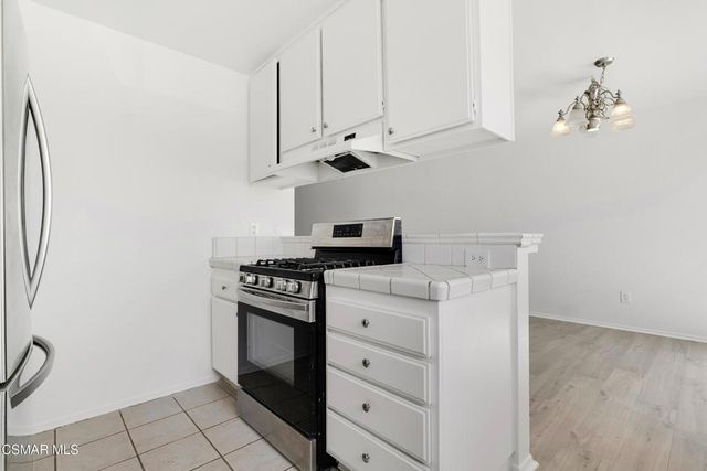 19545 Sherman Way 17, Reseda, CA 91335