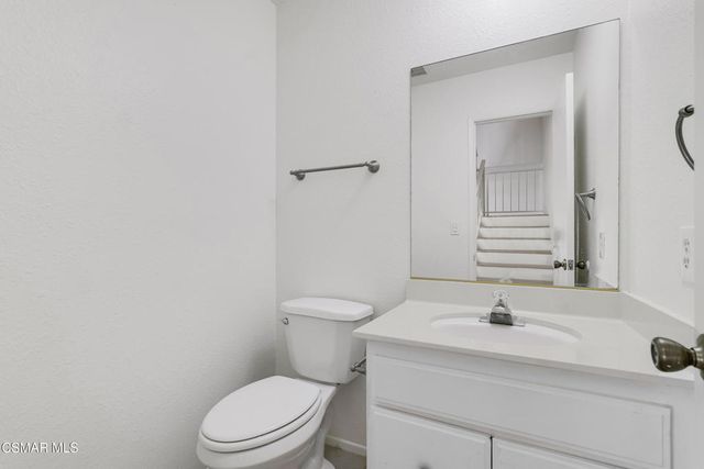 19545 Sherman Way 17, Reseda, CA 91335