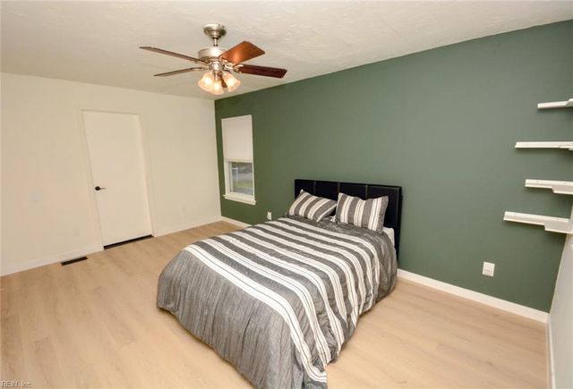 1549 Edgewater DR, Virginia Beach, VA 23464