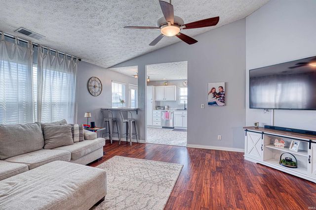 10311 Anchor Way, Evansville, IN 47725