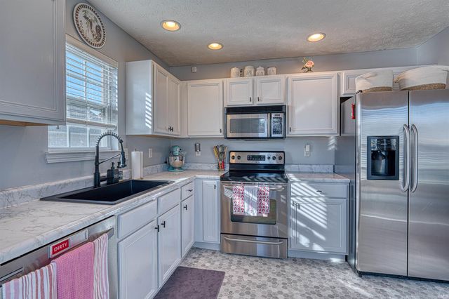 10311 Anchor Way, Evansville, IN 47725