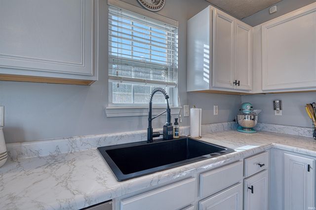 10311 Anchor Way, Evansville, IN 47725