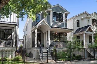 2448 W Moffat Street, Chicago, IL 60647