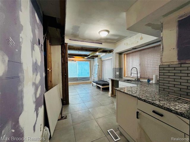 1540 Atkinson Street, Detroit, MI 48206