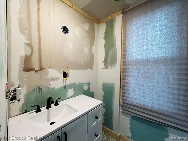 1540 Atkinson Street, Detroit, MI 48206