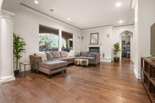 652 Glen-Mady Way, Folsom, CA 95630