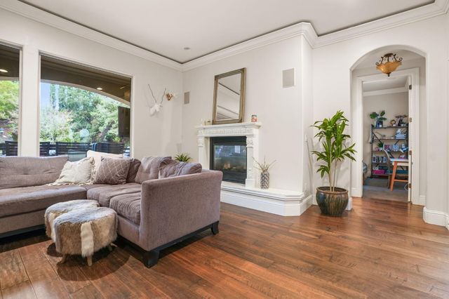 652 Glen-Mady Way, Folsom, CA 95630