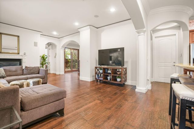 652 Glen-Mady Way, Folsom, CA 95630