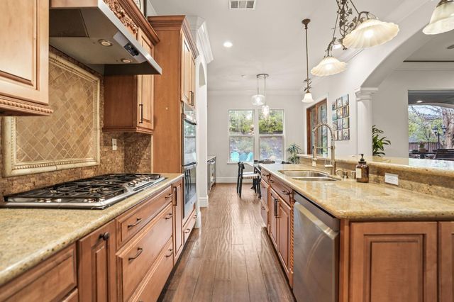 652 Glen-Mady Way, Folsom, CA 95630