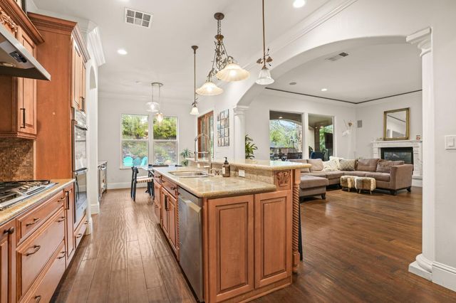 652 Glen-Mady Way, Folsom, CA 95630