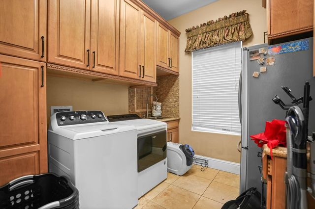 652 Glen-Mady Way, Folsom, CA 95630