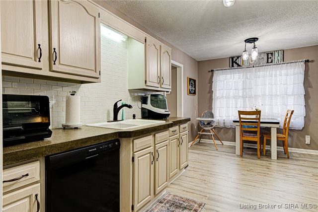 201 Slate Run Drive, Henryville, IN 47126