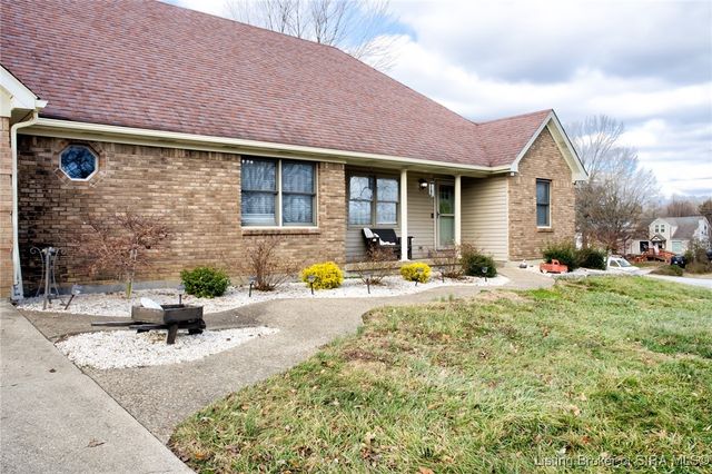 201 Slate Run Drive, Henryville, IN 47126