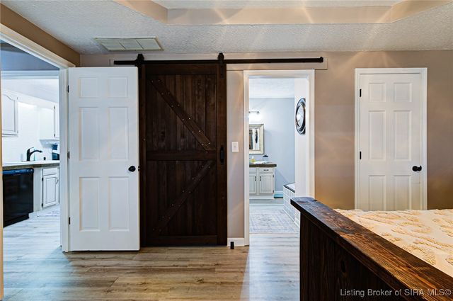 201 Slate Run Drive, Henryville, IN 47126