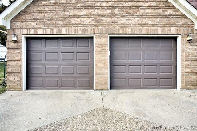 201 Slate Run Drive, Henryville, IN 47126