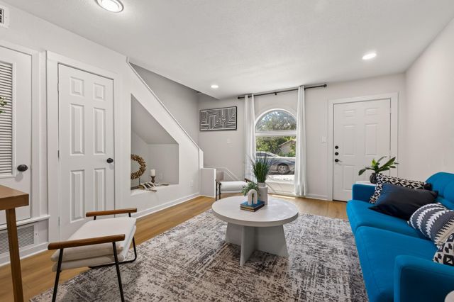 2000 Lightsey RD 5, Austin, TX 78704