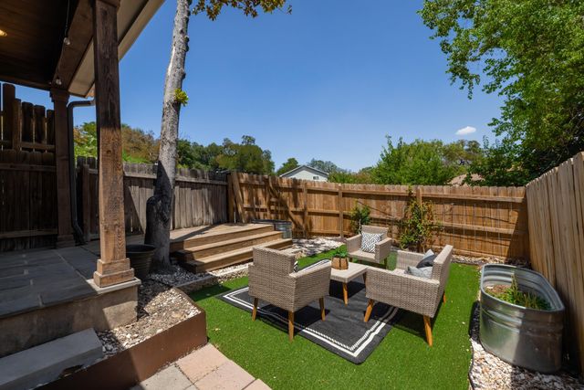 2000 Lightsey RD 5, Austin, TX 78704