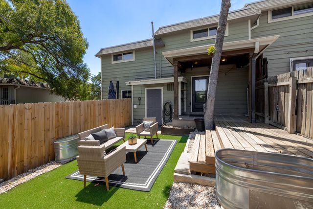 2000 Lightsey RD 5, Austin, TX 78704