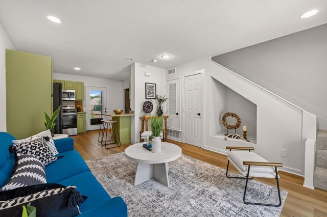2000 Lightsey RD 5, Austin, TX 78704