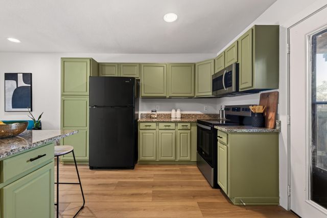 2000 Lightsey RD 5, Austin, TX 78704