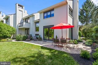 4 BRETTAGNE #4, Devon, PA 19333