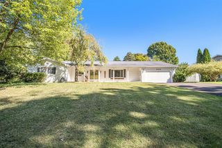 5345 Squires Manor Road, Jackson, MI 49201