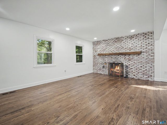 275 West Main Street, Chester, CT 06412