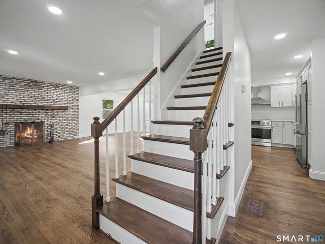 275 West Main Street, Chester, CT 06412