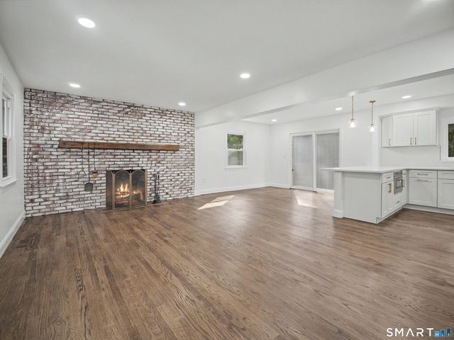 275 West Main Street, Chester, CT 06412