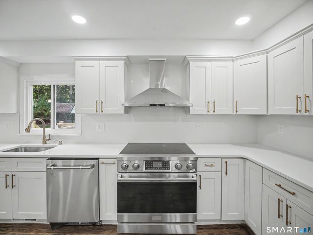 275 West Main Street, Chester, CT 06412