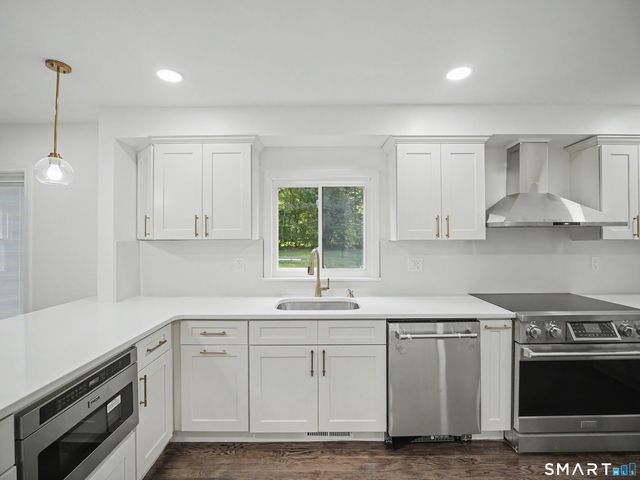 275 West Main Street, Chester, CT 06412