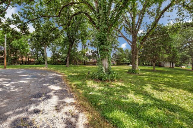 1693 Coles Ferry Pike, Lebanon, TN 37087