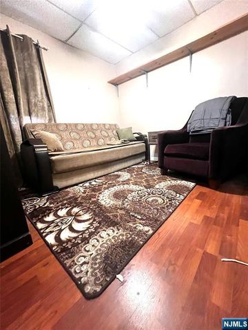 27 Melmore Gardens, East Orange, NJ 07017