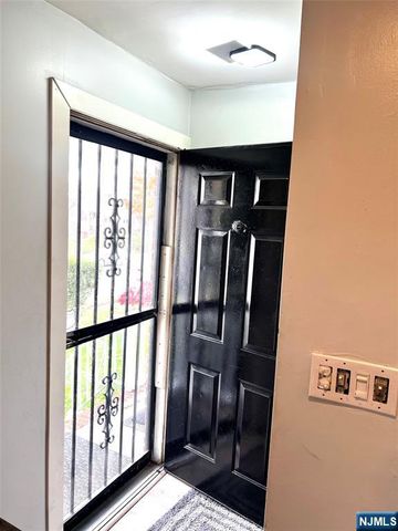 27 Melmore Gardens, East Orange, NJ 07017