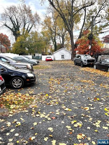 27 Melmore Gardens, East Orange, NJ 07017