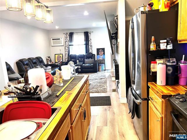 27 Melmore Gardens, East Orange, NJ 07017