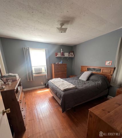 40-42 Moffett Street, Fords, NJ 08863