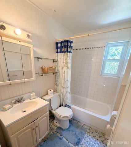 40-42 Moffett Street, Fords, NJ 08863
