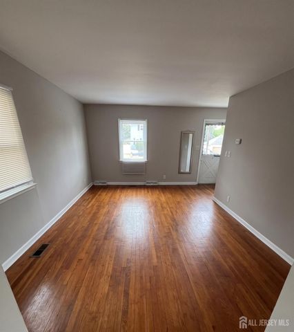 40-42 Moffett Street, Fords, NJ 08863